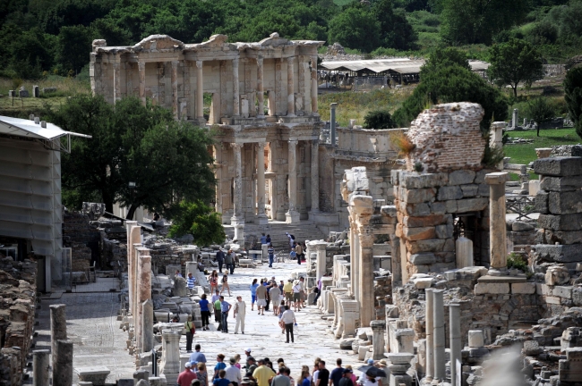 Türkiye'ye 180 ülkeden turist geldi